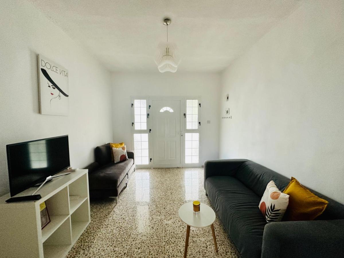 Arya Seaview Apartment In The Heart Of Coral Bay (Adults Only) Exterior photo